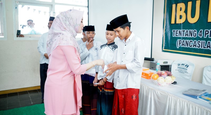 Sosialisasi 4 Pilar, Hj Nurhayati : Upaya Menjunjung Tinggi Nilai Nilai Luhur Bangsa