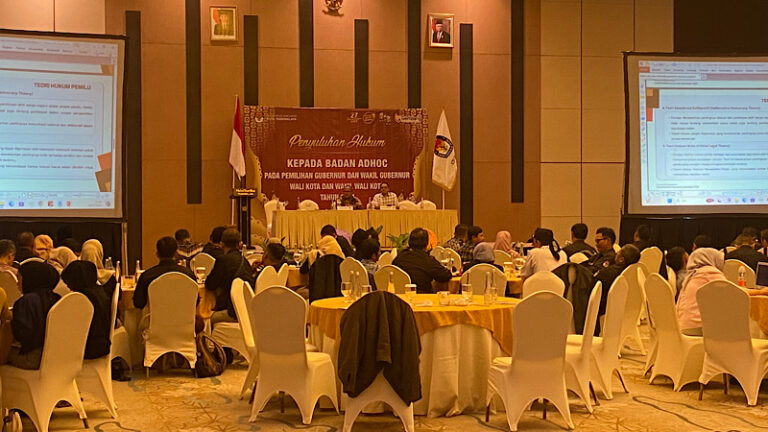 KPU Kota Tasikmalaya Adakan Penyuluhan Hukum kepada Badan ADHOC
