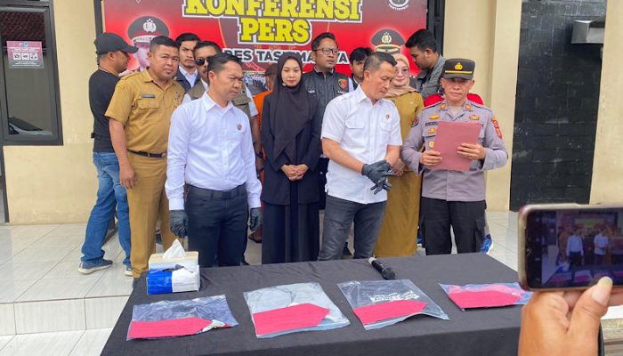 Dua Tahun Buron, DS Pelaku Pencabulan Anak Dibawah Umur Diringkus Polisi Dua Tahun Buron, DS Pelaku Pencabulan Anak Dibawah Umur Diringkus Polisi