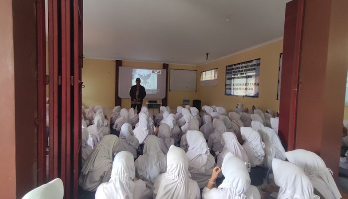 Tanamkan Bahaya Komunisme dan Latennya, SMKs PK Nurusalam Salopa Gelar Nobar G 30 S PKI