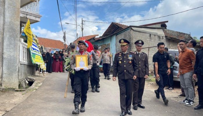 Anggota Polsek Cibalong Meninggal Dunia Usai Cek Kesiapan Lokasi PSU Anggota Polsek Cibalong Meninggal Dunia Usai Cek Kesiapan Lokasi PSU