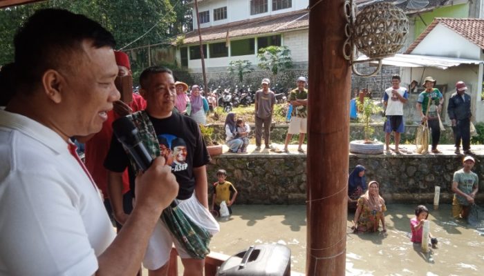 Syukur Kemenangan, Tim Pemenangan Cecep – Asep Gelar Ngobyok Balong di Cisayong