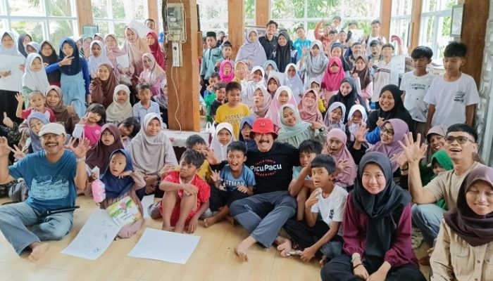 Liburan Ceria di Komunitas Gada Membaca dengan Belajar dan Bermain Lewat Dongeng