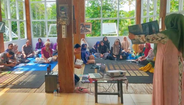 Workshop Membaca Nyaring Bagi Kader PKK Desa dan Orang Tua Siswa Jaga Ekosistem Gerakan Literasi