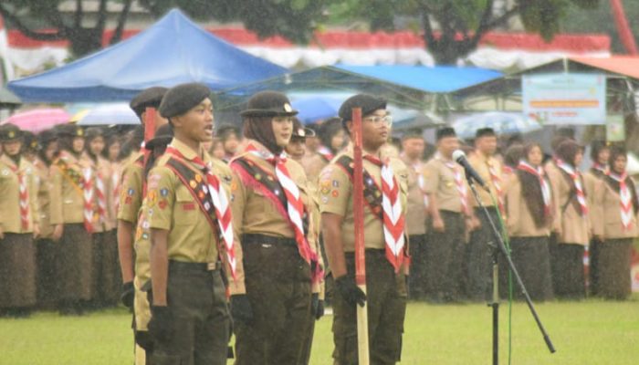 Hujan Deras Tak Lunturkan Semangat Anggota Pramuka Kota Tasikmalaya Ikuti Upacara Hari Pramuka ke 64