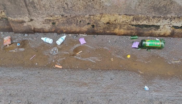 Bekas Botol Miras Hingga Kondom Berserakan di Terminal Singaparna