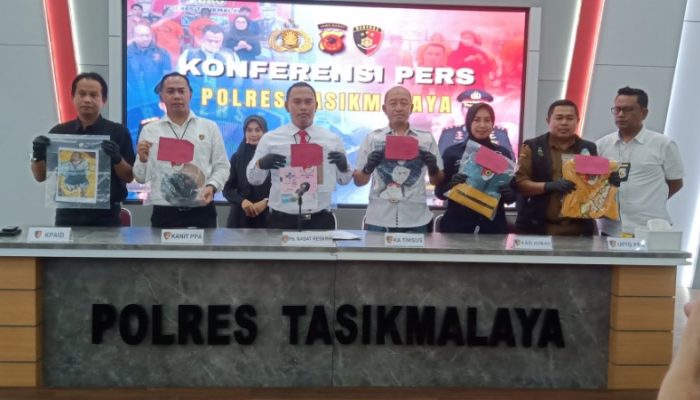 WD Warga Cianjur Ditetapkan Sebagai Tersangka Penculikan Bayi di Singaparna WD Warga Cianjur Ditetapkan Sebagai Tersangka Penculikan Bayi di Singaparna