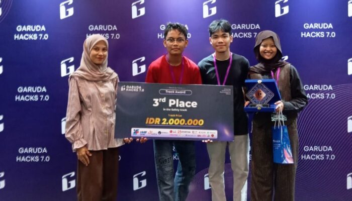Bersaing dengan ratusan mahasiswa, siswa SMP kelas 9 raih juara tiga lomba Garuda hack tingkat nasional
