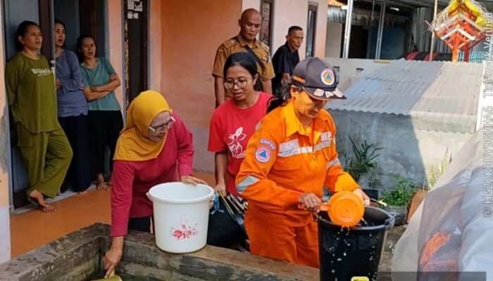 BPBD Kota Tasikmalaya salurkan puluhan ribu liter air, prediksi puncak kemarau pertengahan oktober