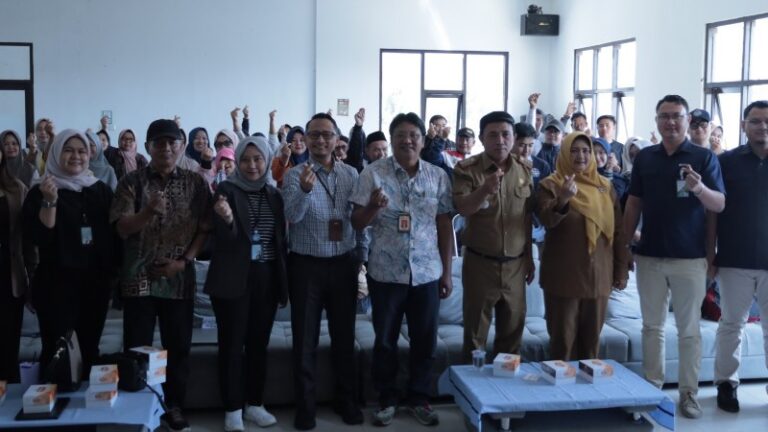 Lewat program desa EKI, OJK Tasikmalaya bersama TPAKD Garut perkuat literasi keuangan